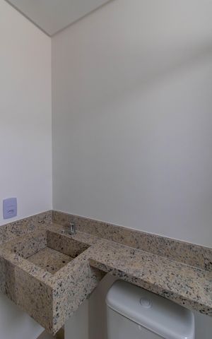 Apartamento à venda com 46m², 2 quartos e 1 vaga Apartamento à venda com 46m², 2 quartos e 1 vagaBanheiro Social