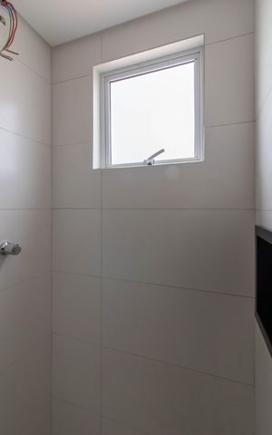Apartamento à venda com 46m², 2 quartos e 1 vaga Apartamento à venda com 46m², 2 quartos e 1 vagaBanheiro Social