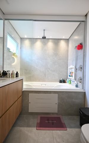 Apartamento à venda com 180m², 3 quartos e 4 vagasBanheiro da Suíte  3