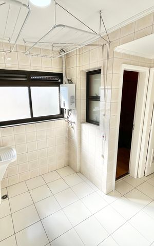 Apartamento à venda com 97m², 4 quartos e 2 vagas Apartamento à venda com 97m², 4 quartos e 2 vagasCozinha