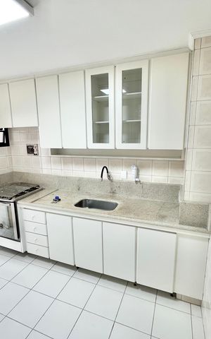 Apartamento à venda com 97m², 4 quartos e 2 vagas Apartamento à venda com 97m², 4 quartos e 2 vagasCozinha