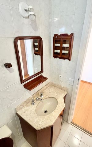 Apartamento à venda com 97m², 4 quartos e 2 vagas Apartamento à venda com 97m², 4 quartos e 2 vagasBanheiro