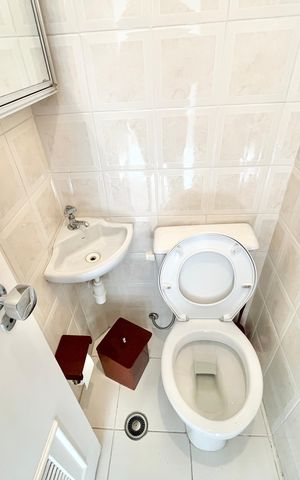 Apartamento à venda com 97m², 4 quartos e 2 vagas Apartamento à venda com 97m², 4 quartos e 2 vagasBanheiro de serviço