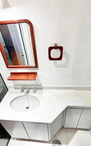Apartamento à venda com 97m², 4 quartos e 2 vagas Apartamento à venda com 97m², 4 quartos e 2 vagasBanheiro da Suíte