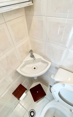 Apartamento à venda com 97m², 4 quartos e 2 vagas Apartamento à venda com 97m², 4 quartos e 2 vagasBanheiro de serviço