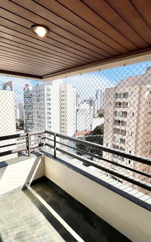 Apartamento à venda com 97m², 4 quartos e 2 vagas Apartamento à venda com 97m², 4 quartos e 2 vagasVaranda da Sala
