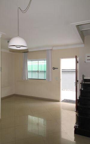 Casa à venda com 120m², 2 quartos e 2 vagasSala
