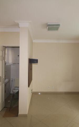 Casa à venda com 120m², 2 quartos e 2 vagasSala