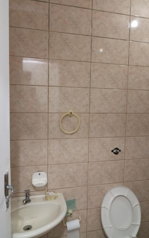 Casa à venda com 290m², 3 quartos e 3 vagasBanheiro