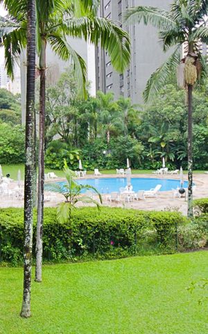 Apartamento à venda com 177m², 3 quartos e 2 vagas Apartamento à venda com 177m², 3 quartos e 2 vagasÁrea comum - Piscina