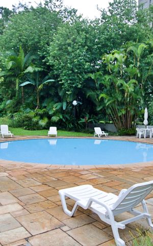 Apartamento à venda com 177m², 3 quartos e 2 vagas Apartamento à venda com 177m², 3 quartos e 2 vagasÁrea comum - Piscina