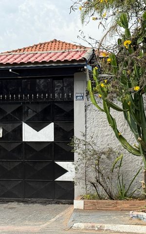 Casa à venda com 341m², 3 quartos e 10 vagas Casa à venda com 341m², 3 quartos e 10 vagasGaragem 2