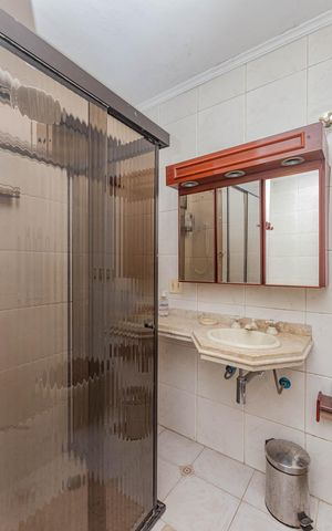 Apartamento à venda com 136m², 3 quartos e 2 vagasBanheiro da Suíte