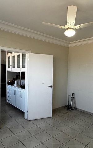 Apartamento à venda com 390m², 5 quartos e 10 vagas Apartamento à venda com 390m², 5 quartos e 10 vagasSala de Jantar