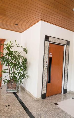 Apartamento à venda com 390m², 5 quartos e 10 vagas Apartamento à venda com 390m², 5 quartos e 10 vagasHall