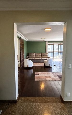 Apartamento à venda com 390m², 5 quartos e 10 vagas Apartamento à venda com 390m², 5 quartos e 10 vagasCorredor
