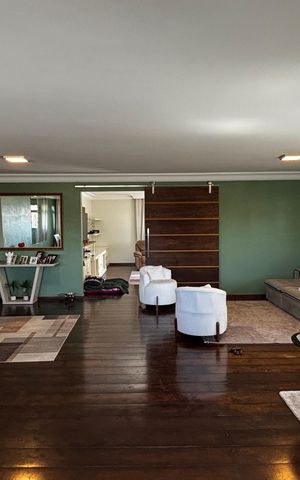 Apartamento à venda com 390m², 5 quartos e 10 vagas Apartamento à venda com 390m², 5 quartos e 10 vagasSala