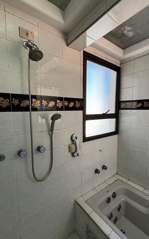 Apartamento à venda com 390m², 5 quartos e 10 vagas Apartamento à venda com 390m², 5 quartos e 10 vagasBanheiro da Suíte 1