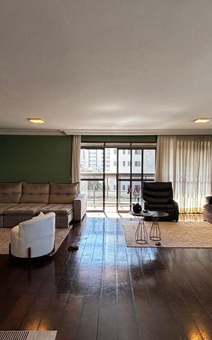 Apartamento à venda com 390m², 5 quartos e 10 vagas Apartamento à venda com 390m², 5 quartos e 10 vagasSala