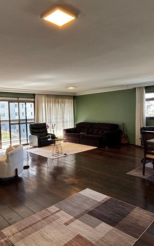 Apartamento à venda com 390m², 5 quartos e 10 vagas Apartamento à venda com 390m², 5 quartos e 10 vagasSala