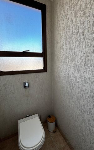 Apartamento à venda com 390m², 5 quartos e 10 vagas Apartamento à venda com 390m², 5 quartos e 10 vagasLavabo