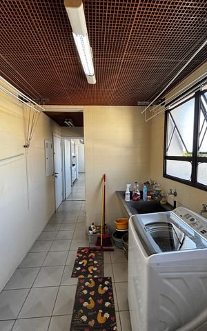 Apartamento à venda com 390m², 5 quartos e 10 vagas Apartamento à venda com 390m², 5 quartos e 10 vagasÁrea de Serviço