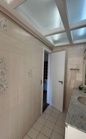 Apartamento à venda com 390m², 5 quartos e 10 vagas Apartamento à venda com 390m², 5 quartos e 10 vagasBanheiro da Suíte 3