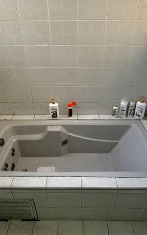 Apartamento à venda com 390m², 5 quartos e 10 vagas Apartamento à venda com 390m², 5 quartos e 10 vagasBanheiro da Suíte 1