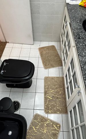 Apartamento à venda com 390m², 5 quartos e 10 vagas Apartamento à venda com 390m², 5 quartos e 10 vagasBanheiro da Suíte 1