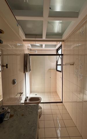 Apartamento à venda com 390m², 5 quartos e 10 vagas Apartamento à venda com 390m², 5 quartos e 10 vagasBanheiro da Suíte 3