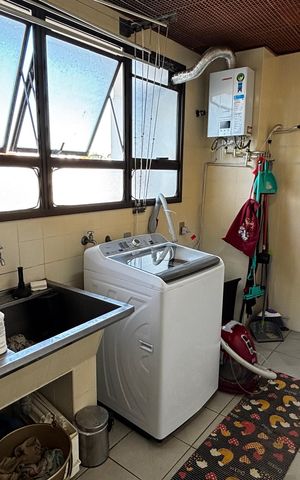 Apartamento à venda com 390m², 5 quartos e 10 vagas Apartamento à venda com 390m², 5 quartos e 10 vagasÁrea de Serviço