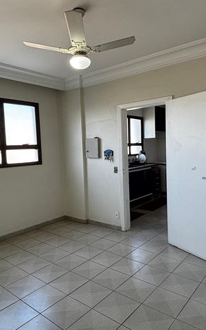 Apartamento à venda com 390m², 5 quartos e 10 vagas Apartamento à venda com 390m², 5 quartos e 10 vagasSala de Jantar
