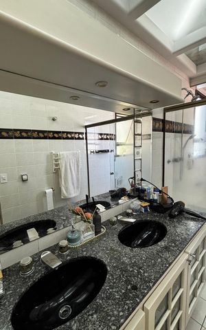 Apartamento à venda com 390m², 5 quartos e 10 vagas Apartamento à venda com 390m², 5 quartos e 10 vagasBanheiro da Suíte 1