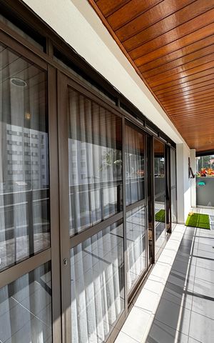 Apartamento à venda com 390m², 5 quartos e 10 vagas Apartamento à venda com 390m², 5 quartos e 10 vagasVaranda da Sala