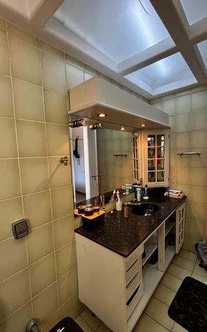 Apartamento à venda com 390m², 5 quartos e 10 vagas Apartamento à venda com 390m², 5 quartos e 10 vagasBanheiro da Suíte 2