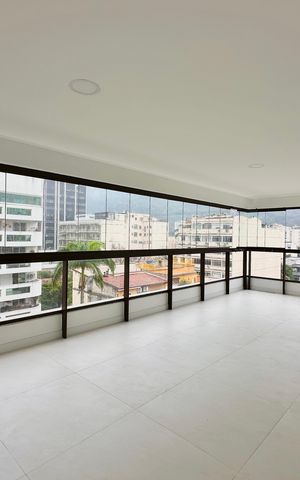 Apartamento à venda com 166m², 3 quartos e 2 vagas Apartamento à venda com 166m², 3 quartos e 2 vagasSala/Varanda