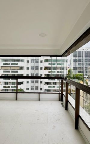 Apartamento à venda com 166m², 3 quartos e 2 vagas Apartamento à venda com 166m², 3 quartos e 2 vagasSala/Varanda