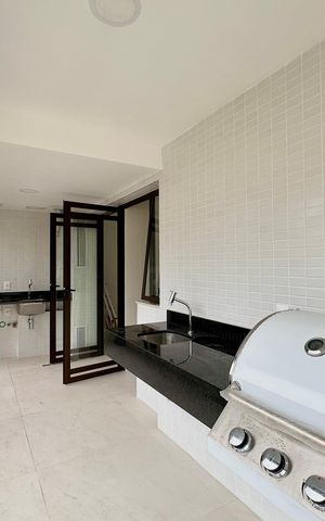 Apartamento à venda com 166m², 3 quartos e 2 vagas Apartamento à venda com 166m², 3 quartos e 2 vagasÁrea de Serviço