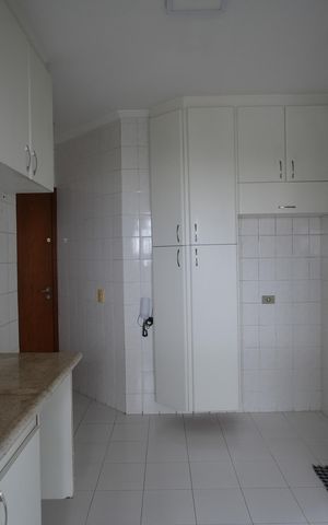 Apartamento à venda com 84m², 3 quartos e 2 vagasCozinha