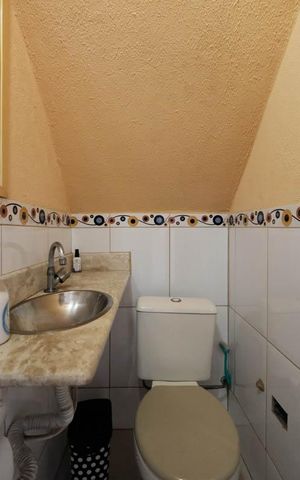 Casa à venda com 200m², 3 quartos e 2 vagasLavabo