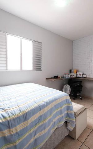 Casa à venda com 200m², 3 quartos e 2 vagasSuíte 2