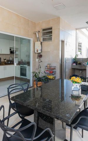 Apartamento à venda com 172m², 4 quartos e sem vagaVaranda gourmet