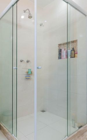 Apartamento à venda com 172m², 4 quartos e sem vagaBanheiro
