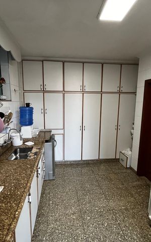 Casa à venda com 564m², 7 quartos e 4 vagasCozinha 1