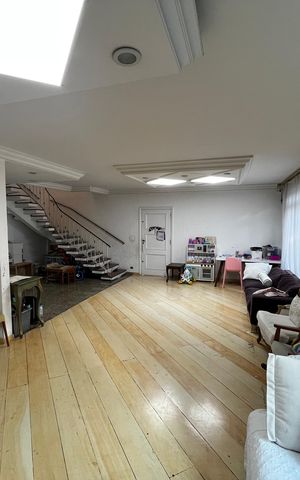 Casa à venda com 564m², 7 quartos e 4 vagasSala