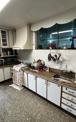 Casa à venda com 564m², 7 quartos e 4 vagasCozinha 1