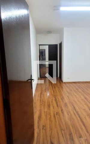 Casa à venda com 240m², 3 quartos e 2 vagas