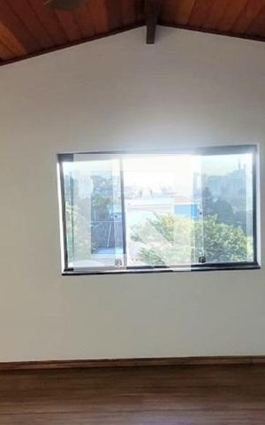 Casa à venda com 240m², 3 quartos e 2 vagas