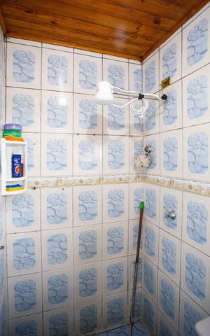 Casa à venda com 90m², 2 quartos e sem vagaBanheiro 1