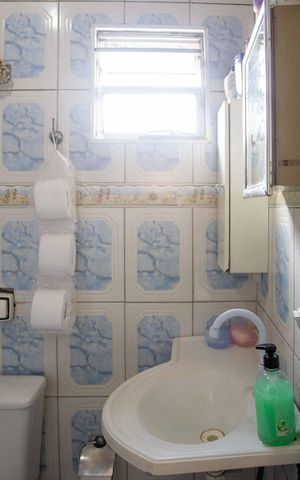 Casa à venda com 90m², 2 quartos e sem vagaBanheiro 1